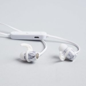 LSTN bluetooth earbuds.. New!